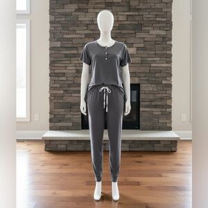 *4 For $10* Gray loungewear set. L